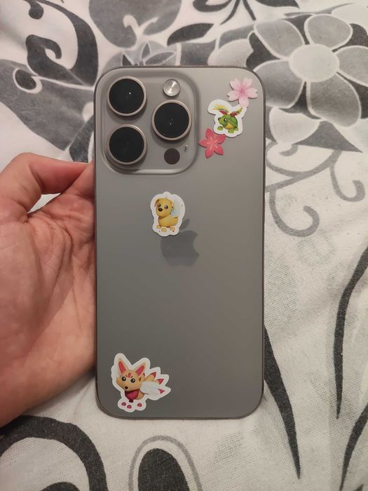 iPhone 15 pro / 256 GB
