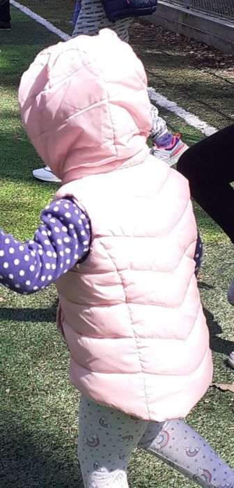 Vand vesta h&m vatuita roz pudra cu gluga