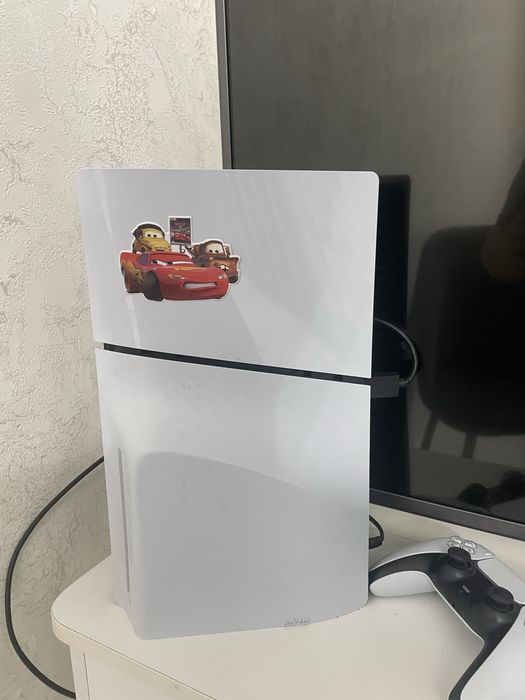 продам PS5 в отличном состаяние