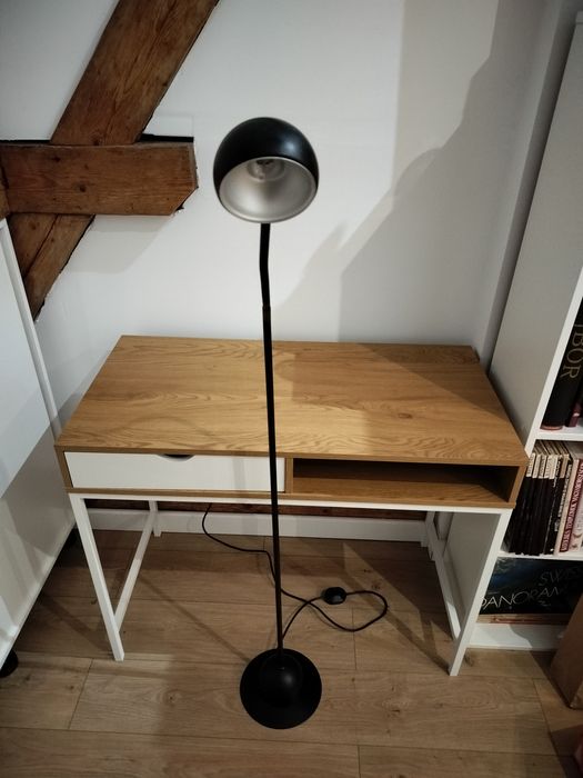 Lampă de podea vintage metalică – design anii ’80, stil industrial