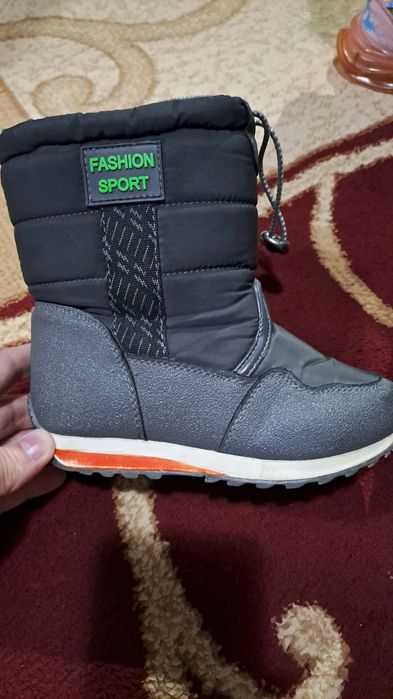 Продаётся обувь для девочки