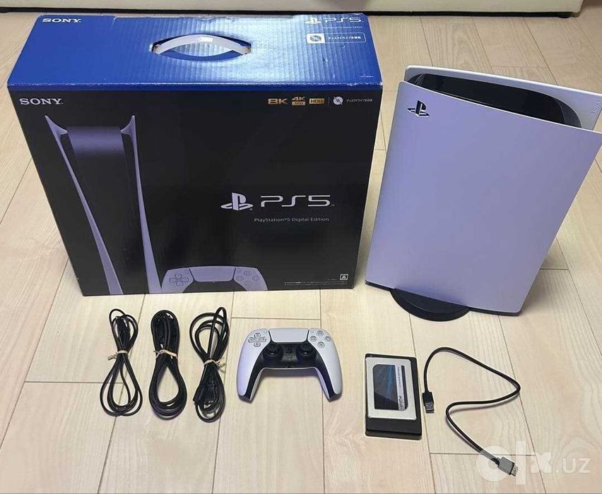 Продам PlayStation 5 Digital в полном комплекте.