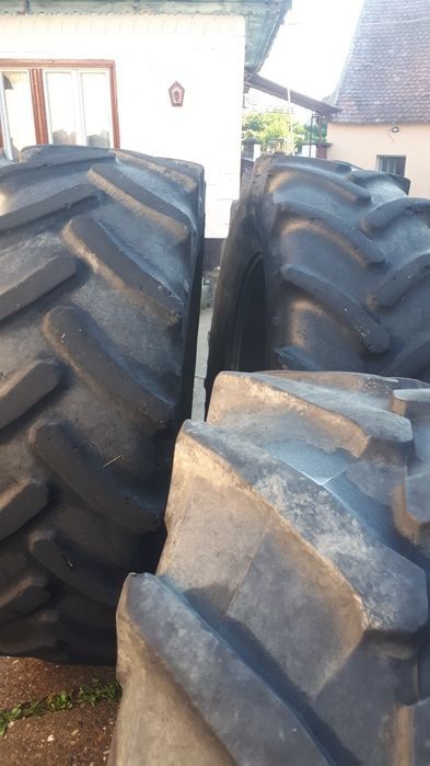 Cauciucuri tractor pentru 520/70R34