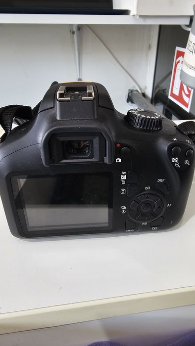 Canon EOS Rebel T 100