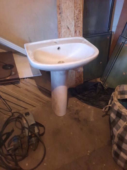 Унитаз и раковина