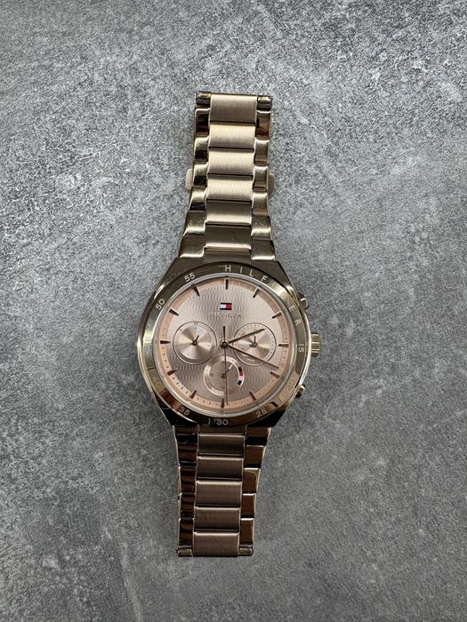 Часовник Tommy Hilfiger rose gold