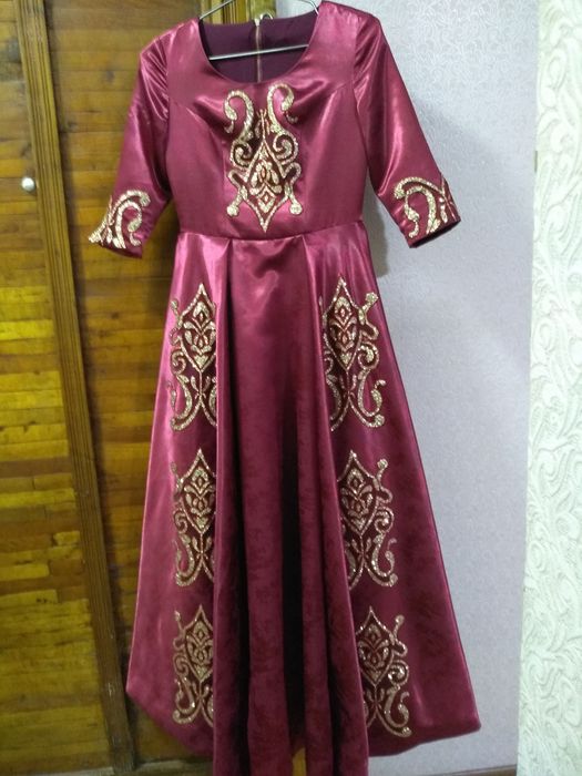 Продам выходное платье