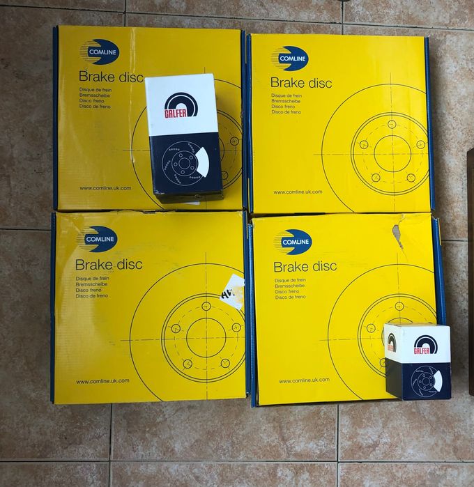 Комплект спирачни дискове с накладки W203