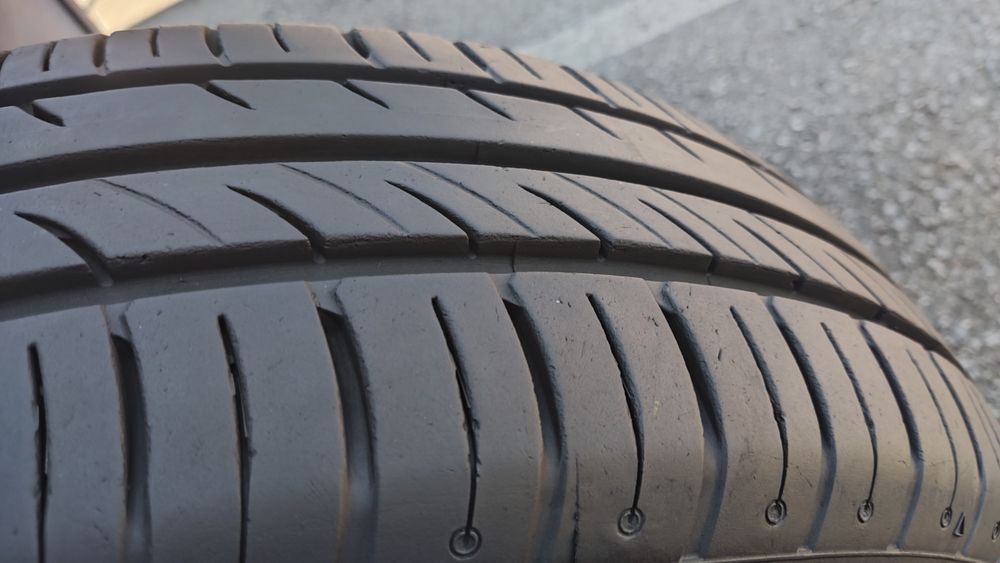2бр летни гуми 185/65/15 Kumho Ecowing
dot23
7mm