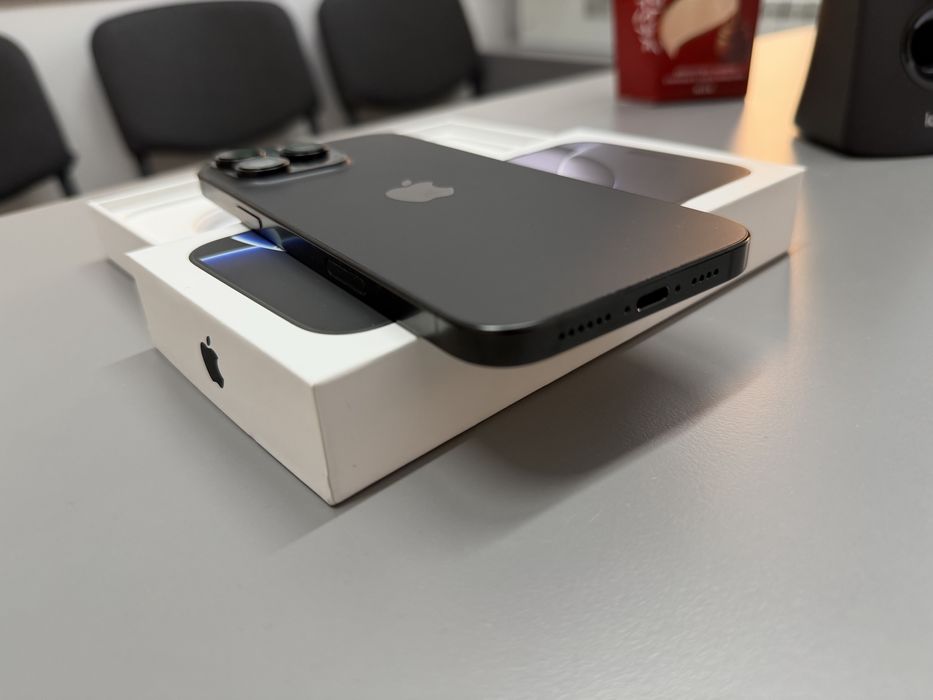 iPhone 16 Pro Max, Black Titanium, 512GB