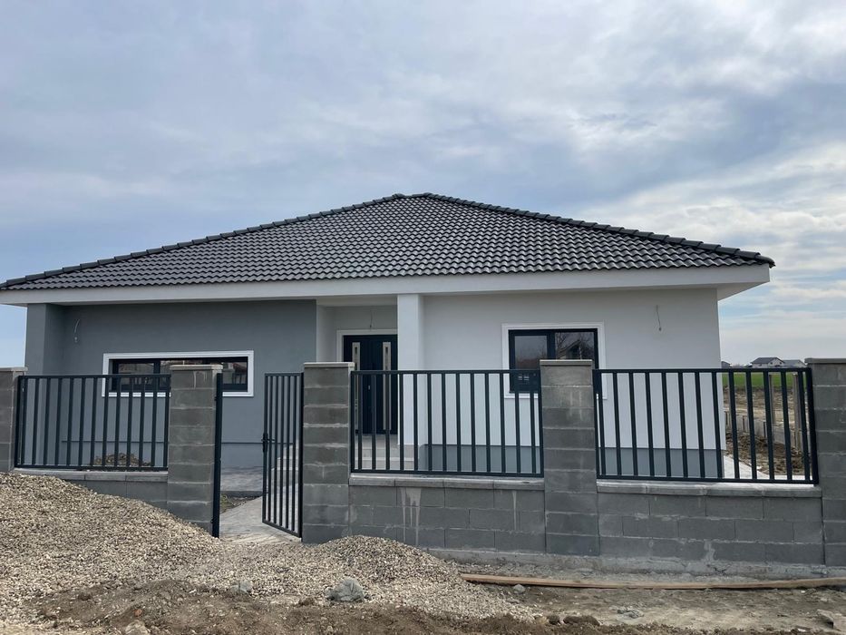 PROPRIETAR vând casa individuala Sacalaz