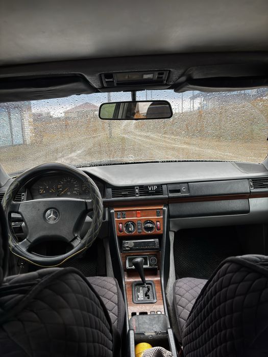 Мерседес 124 Е230 Автомат