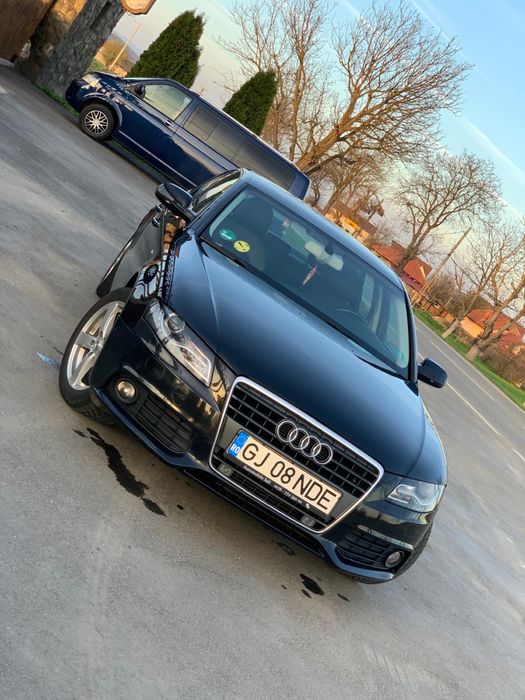 Audi a 4 B 8 TFSI 180 CP berlina , culoare negru .