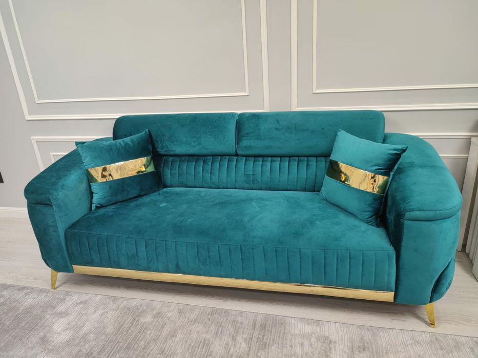 Продается  диван размер 1 х2 40см