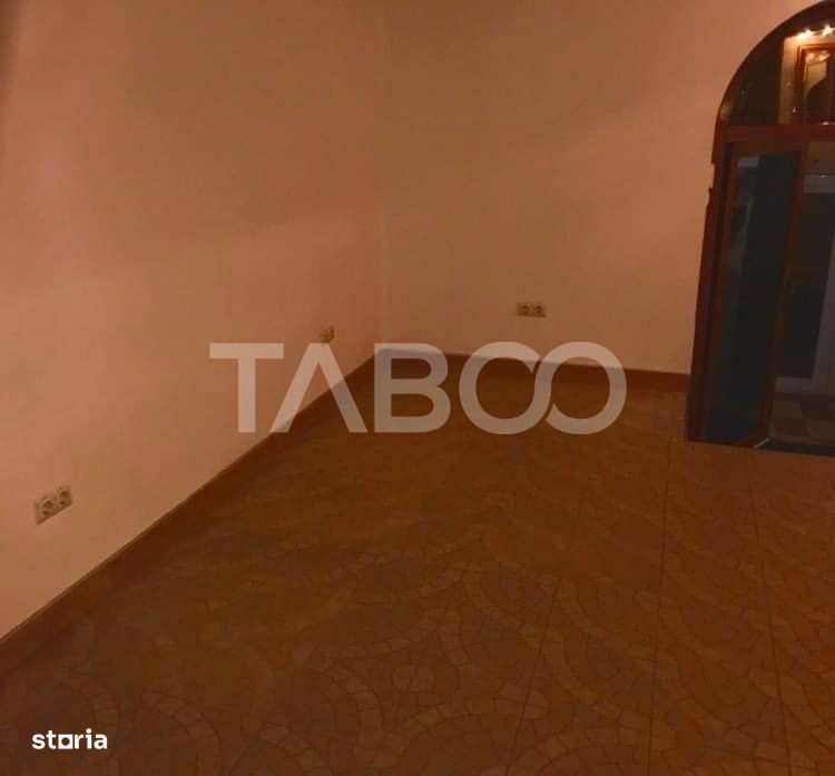 Spatiu de birouri decomandat 4 incaperi generoase zona Terezian Sibiu