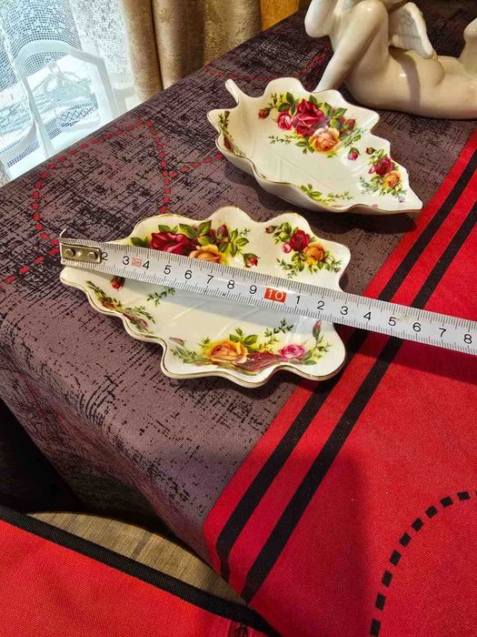 Комплект две малки десертни чинии