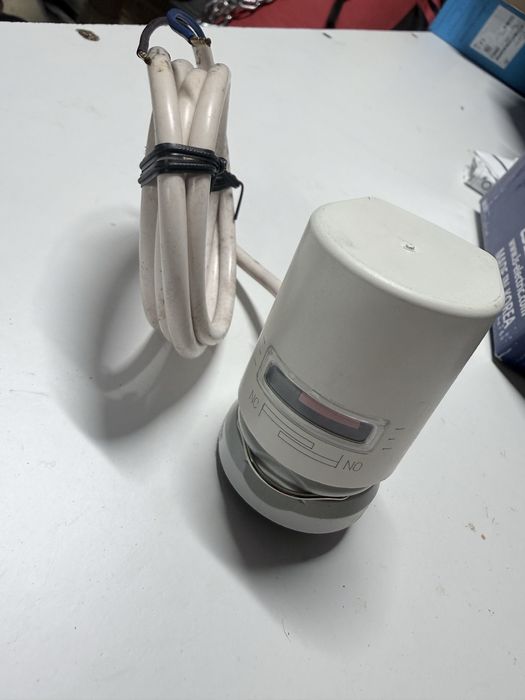 Servomotoare si Termostate