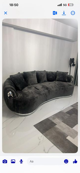 Vand canapea 3 locuri folosita doar o saptamna