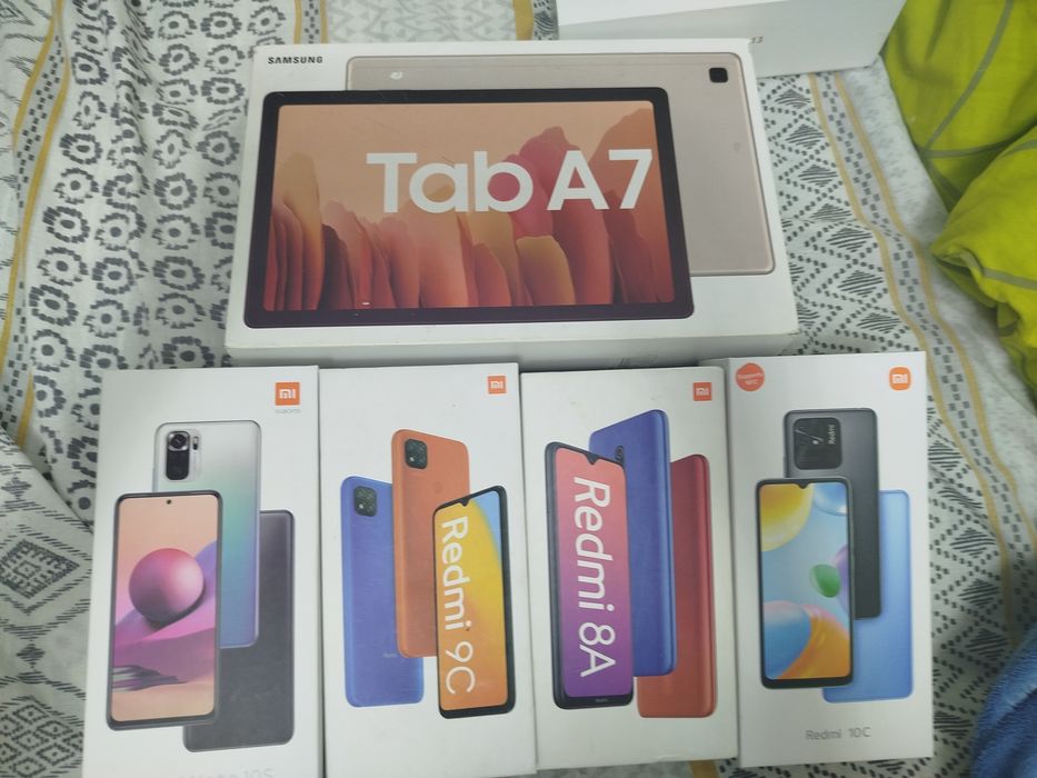 коробки от телефонов