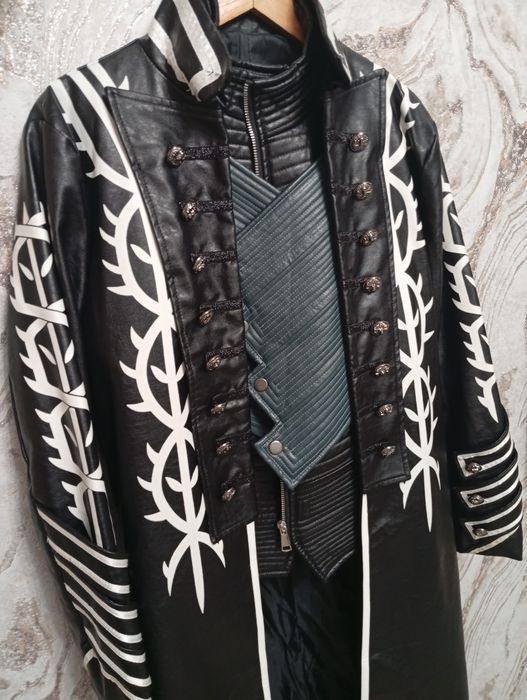 косплей Вергилия (Devil May Cry 5)