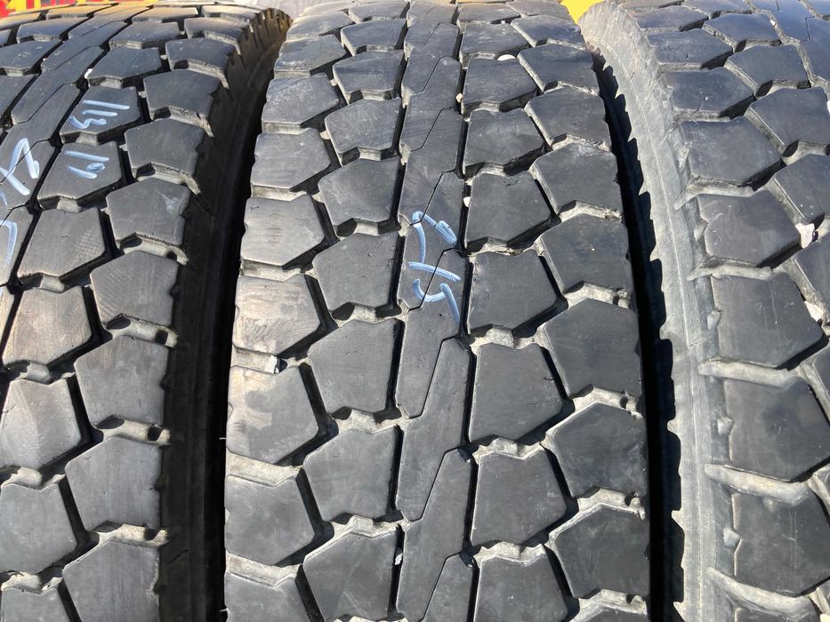 215/75/17.5 PIRELLI 2019г 9,5-10мм Задна Шарка 215/75 R17.5 Само 2броя