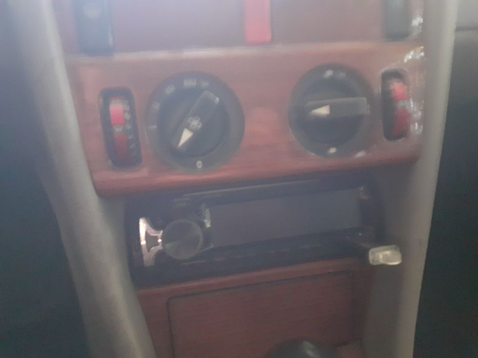 Срочно продам мерседес е300