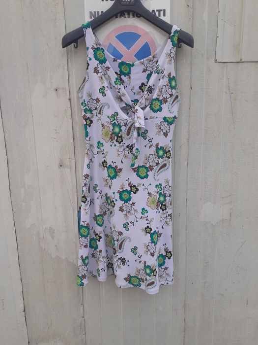 Vand rochii deosebite, marimea M