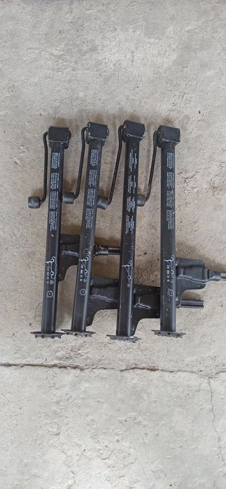 Домкрат Мерседес 124,210,201