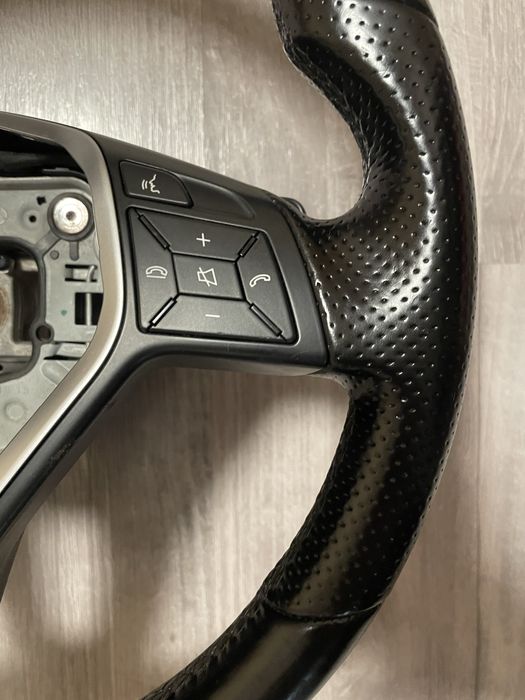 Mercedes Волан W204 w166 w212 - като Нов