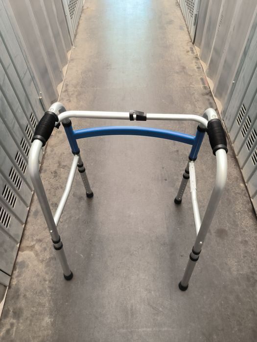 Cadru de mers fix KD, aluminiu, pliabil și reglabil – Stare Impecabilă