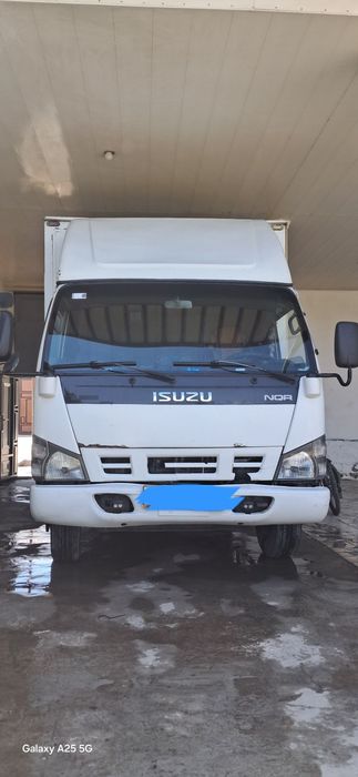 Isuzu nqr 71pl 2011