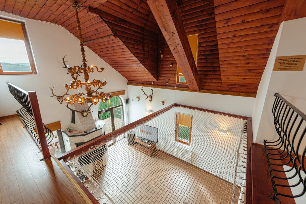 Cabana cu view si piscina infinity, sauna, jacuzzi de inchiriat Cluj
