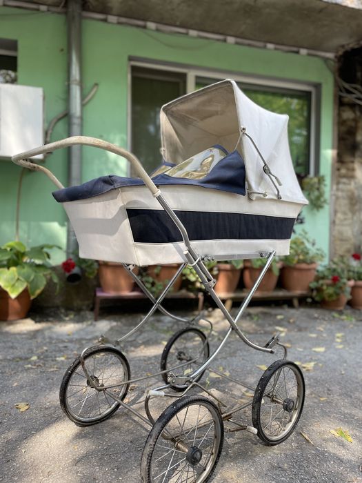 Ретро детска бебешка количка/