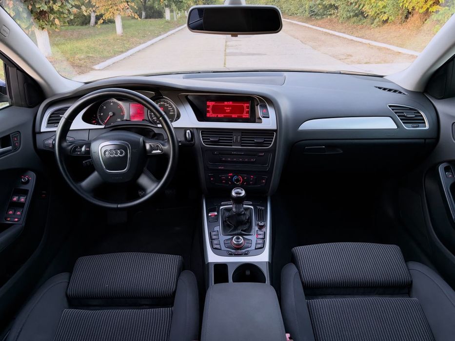 AUDI A4 B8 S Line 2.0 TDI 143cp 2009