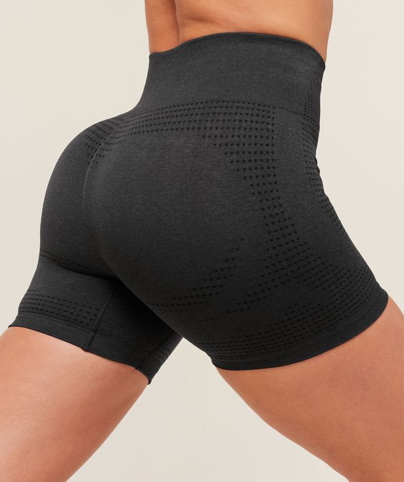 Къс клин на GYMSHARK