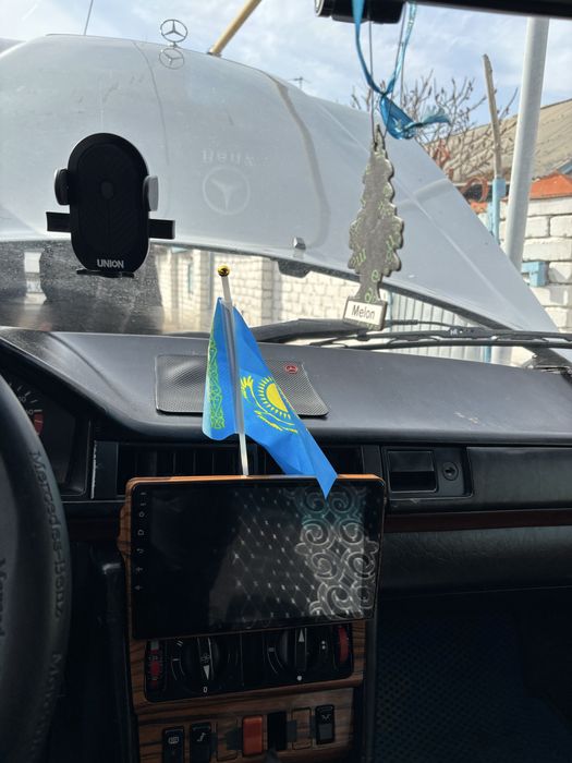 Продам мерседес 220 срочна