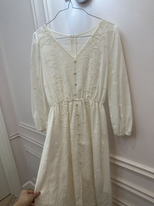 Белое платье на лето