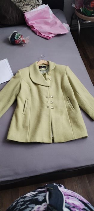 vind sacou marimea 48 purtat o singura data