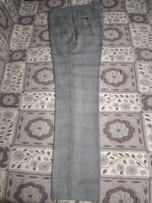 Костюм мужской тройка