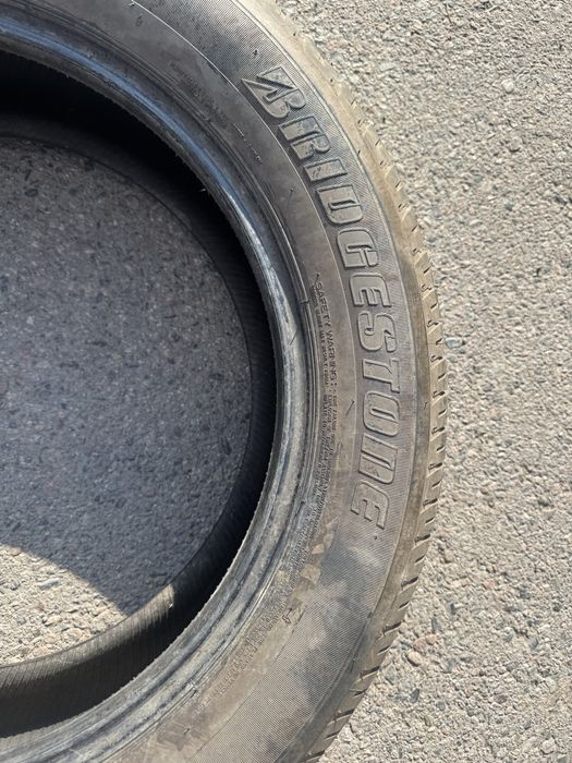 Шина Bridgestone 235/55/R18