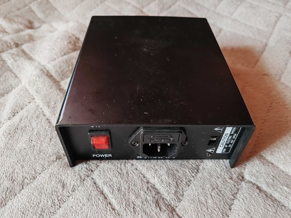 vand microfon de studio T.BONE ST-1000