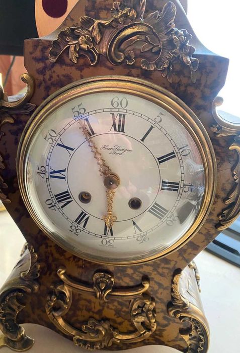 Ceas tip Semineu Hour Lavigne a Paris bronz si lemn