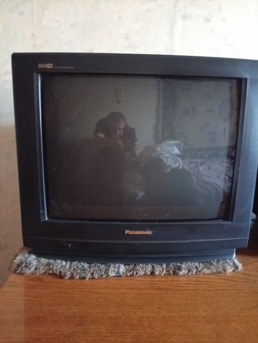 Телевизоры Шиваки и Филипс в рабочем состоянии