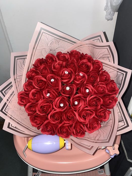 Vand buchet de trandafiri dim sapun