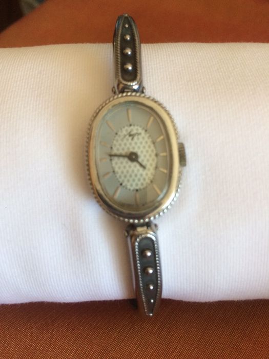 Женские часы « Луч»