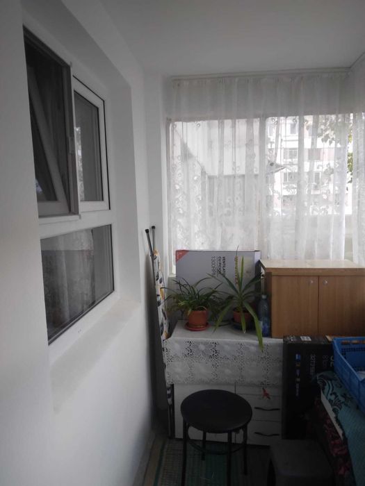 Proprietar - inchiriez apartament cu 2 camere zona Titan