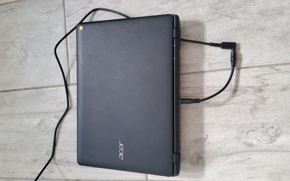 Laptop Acer ES 1 - 111 functional