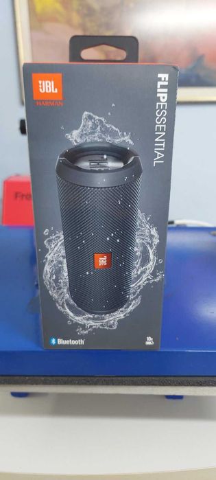 JBL Flip Essential.