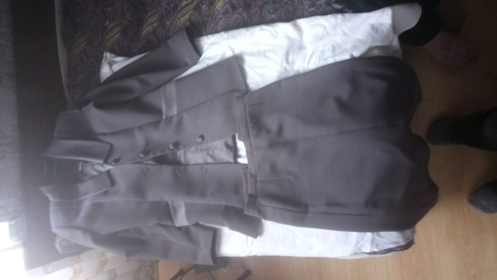 Дамски костюм...