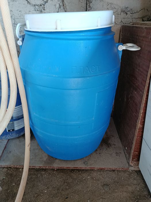 Тазик  больщой  и Бочка